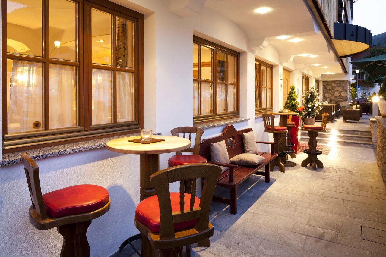 Hotel Christian Corvara In Badia Ngoại thất bức ảnh