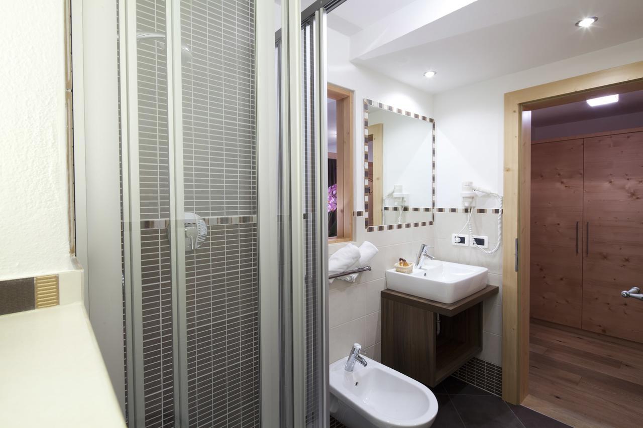 Hotel Christian Corvara In Badia Ngoại thất bức ảnh