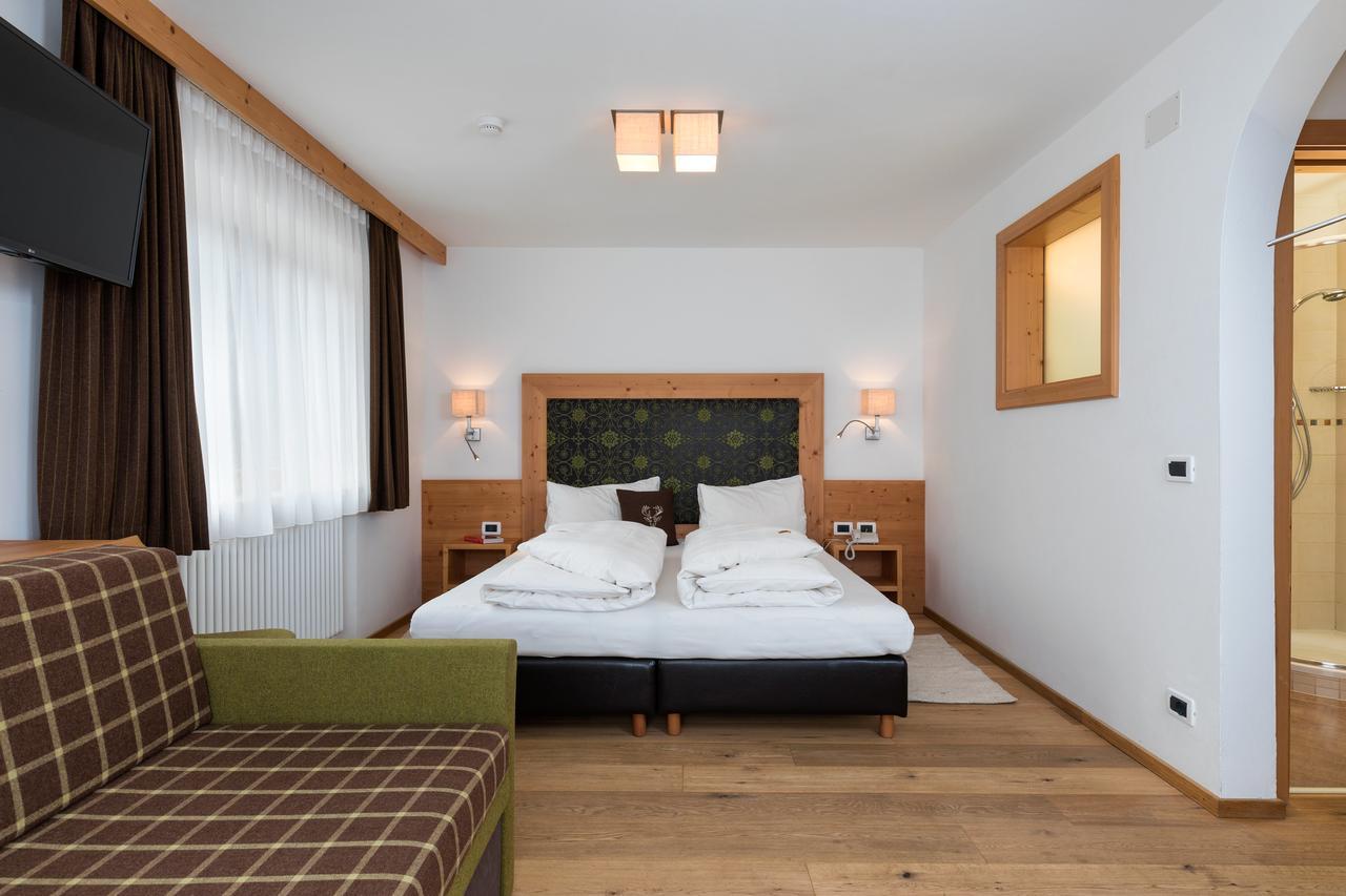 Hotel Christian Corvara In Badia Ngoại thất bức ảnh
