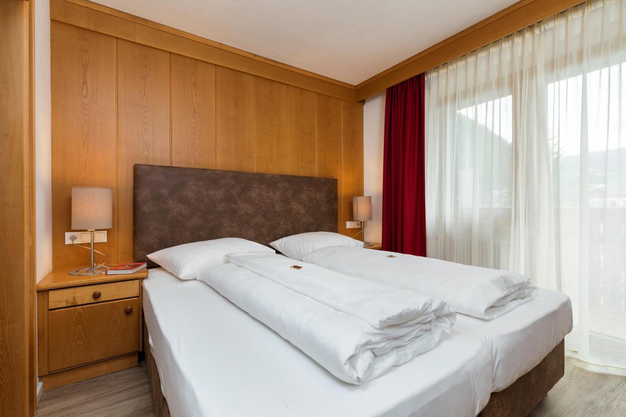 Hotel Christian Corvara In Badia Ngoại thất bức ảnh